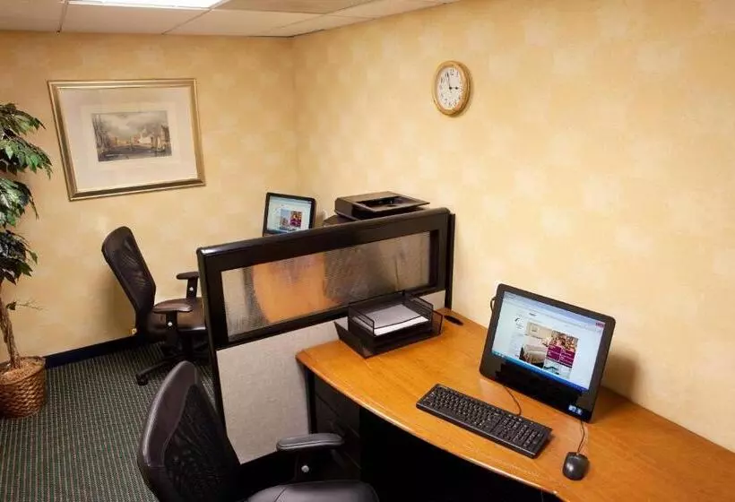 Отель Residence Inn By Marriott Boston Harbor On Tudor Wharf