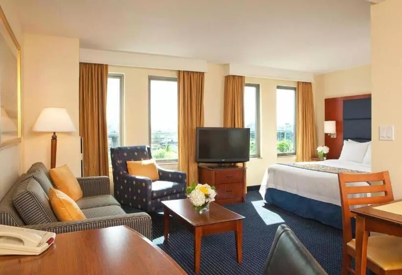 Отель Residence Inn By Marriott Boston Harbor On Tudor Wharf