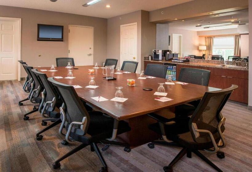 Отель Residence Inn Frederick