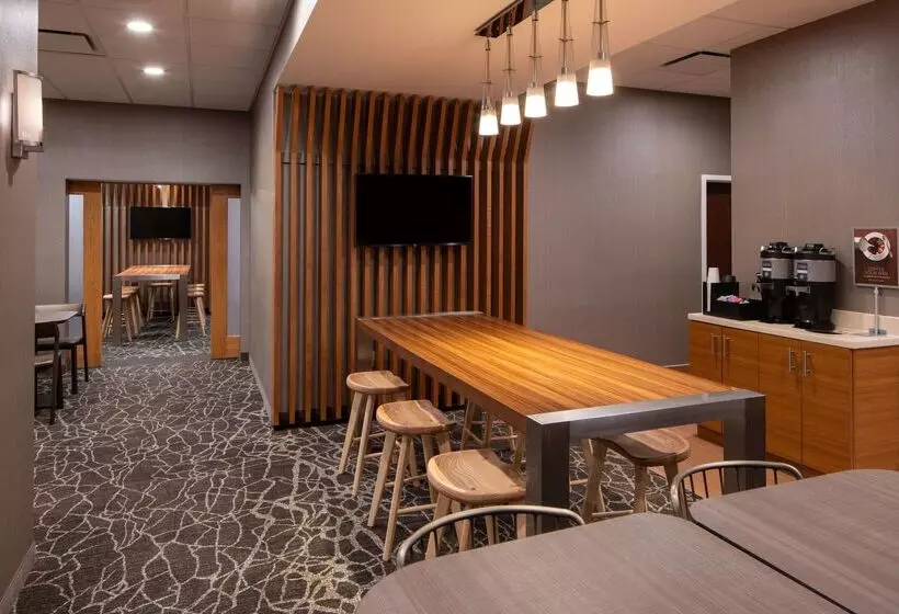 호텔 Sonesta Select Nashville Airport Suites