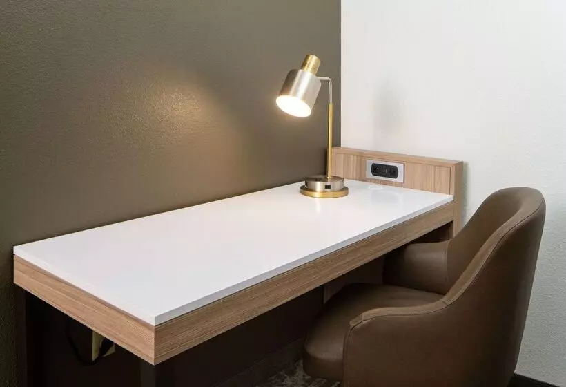 호텔 Sonesta Select Nashville Airport Suites