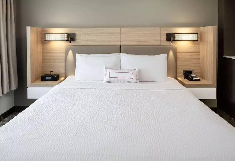 호텔 Sonesta Select Nashville Airport Suites