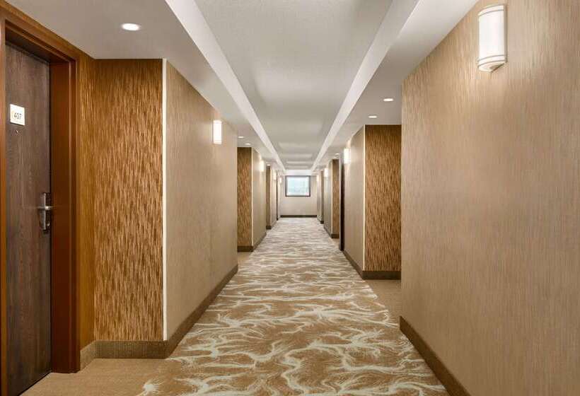 Hotel Super 8 By Wyndham Ajax/toronto On