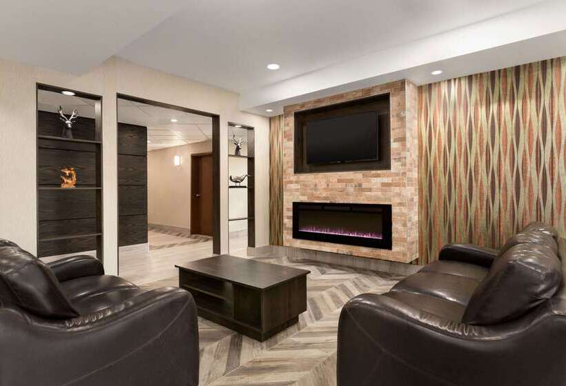 Hotel Super 8 By Wyndham Ajax/toronto On