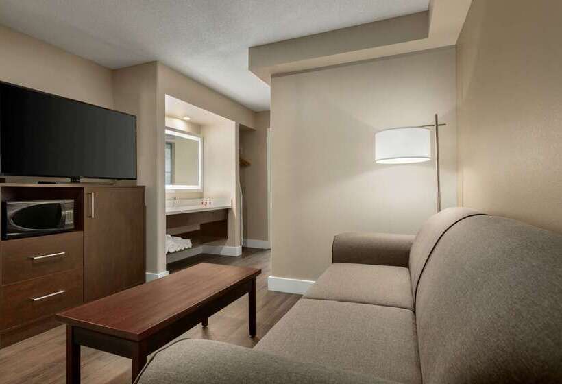 Hotel Super 8 By Wyndham Ajax/toronto On