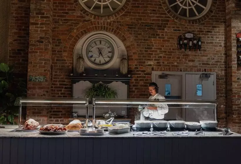 The Bridge Hotel And Spa