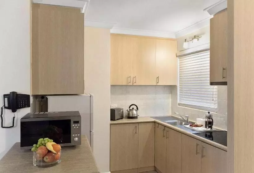 בית מלון כפרי The Peninsula Riverside Serviced Apartments