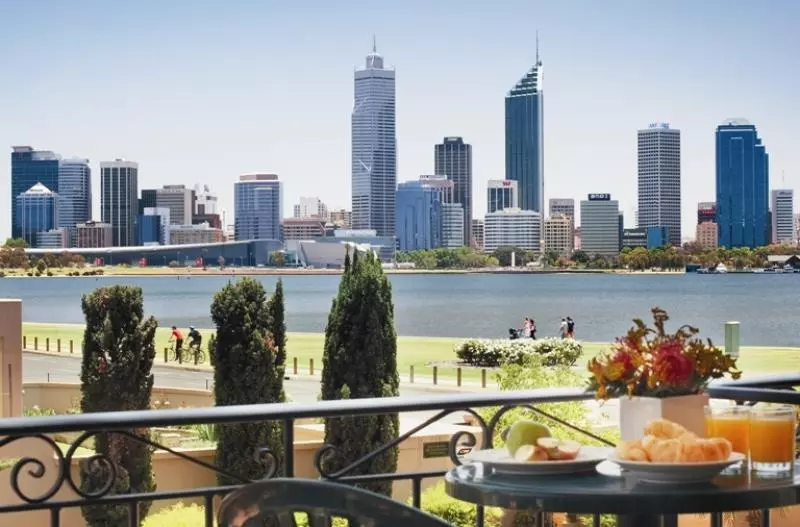 בית מלון כפרי The Peninsula Riverside Serviced Apartments