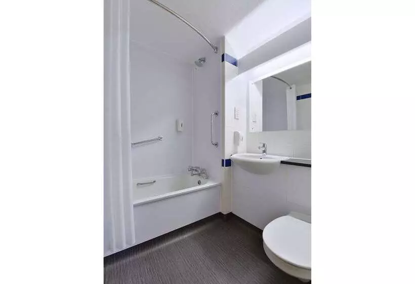 Отель Travelodge City Liverpool Street