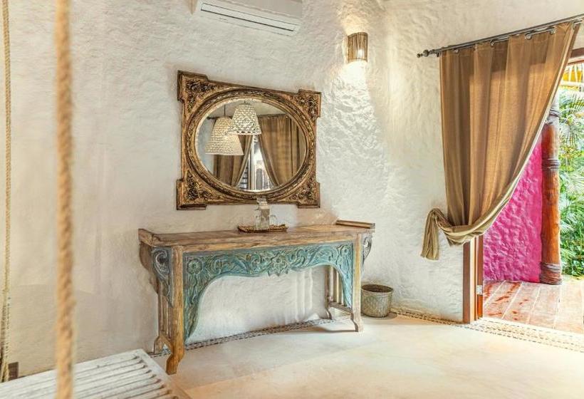 Casa Las Tortugas Petit Beach Hotel & Spa