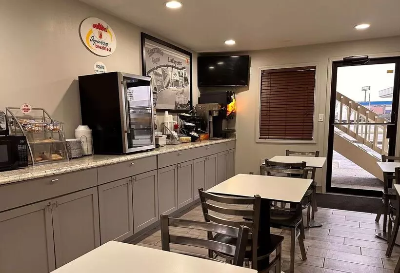 مُتل Super 8 By Wyndham Lafayette