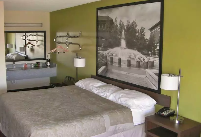 مُتل Super 8 By Wyndham Lafayette