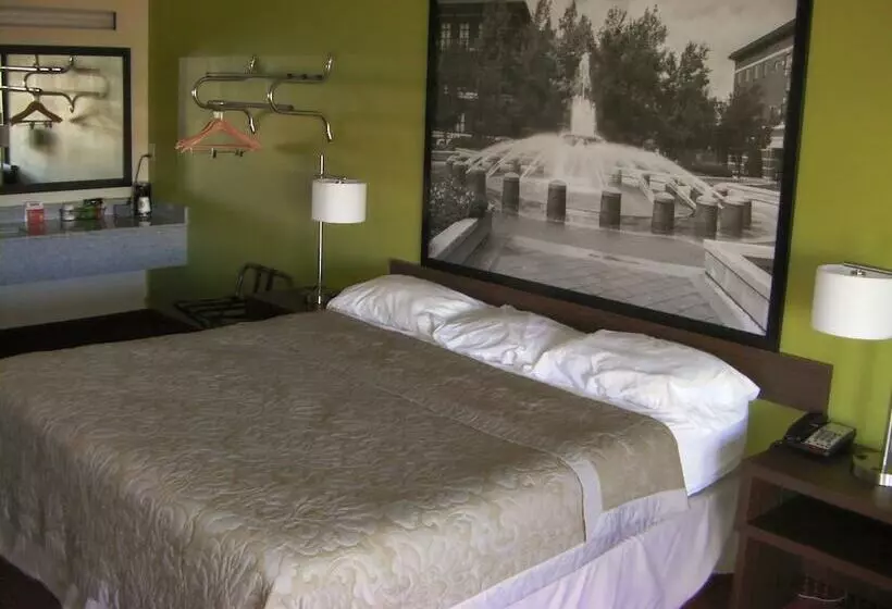 مُتل Super 8 By Wyndham Lafayette