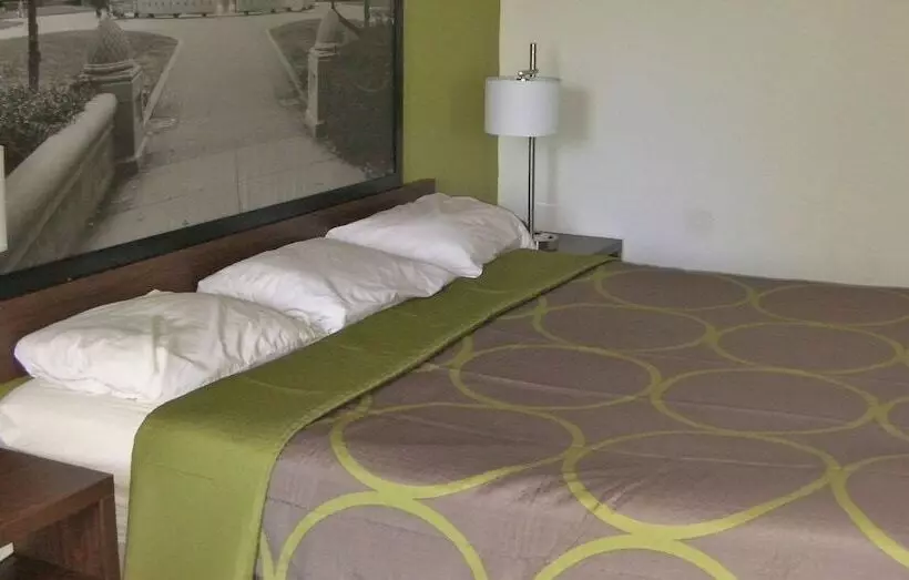 مُتل Super 8 By Wyndham Lafayette