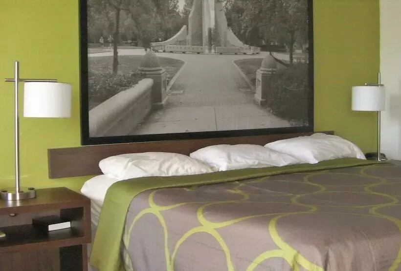 مُتل Super 8 By Wyndham Lafayette