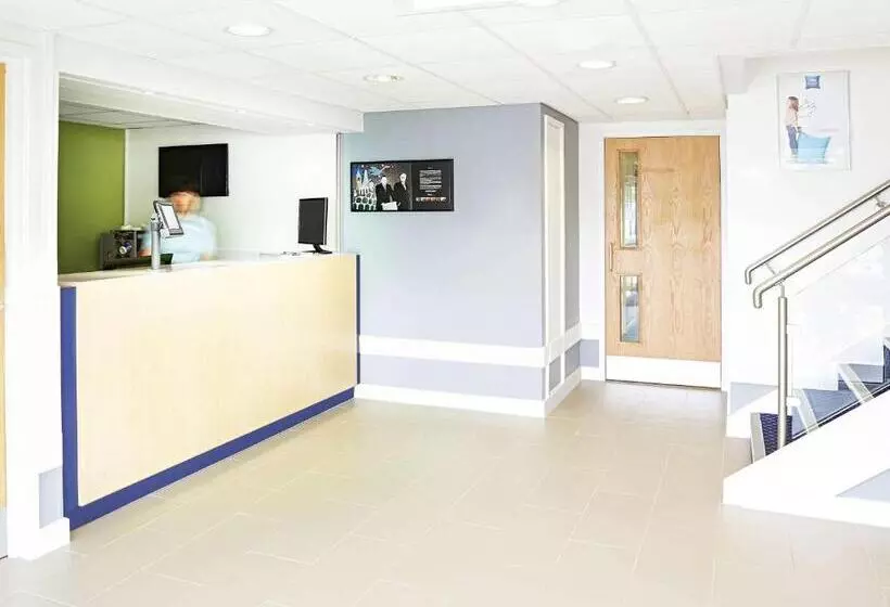 Warrington Motel, J20 M6 Lymm Services