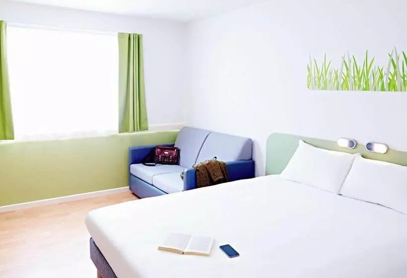 Warrington Motel, J20 M6 Lymm Services