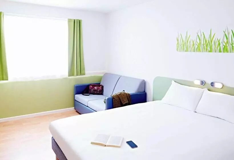 Warrington Motel, J20 M6 Lymm Services