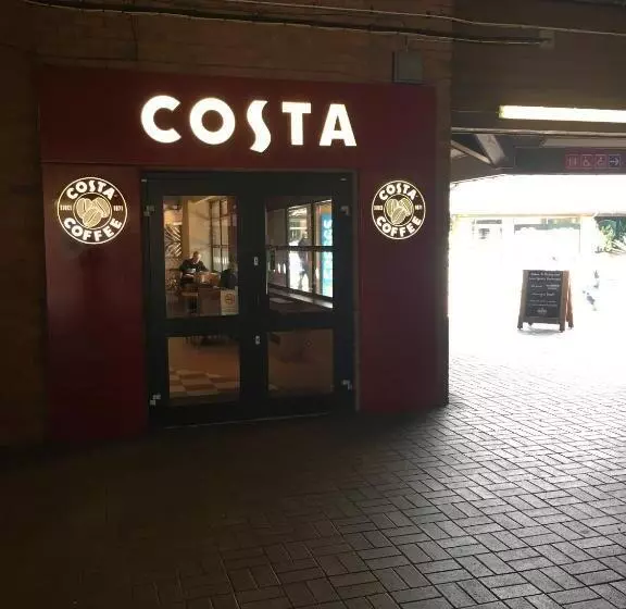 Warrington Motel, J20 M6 Lymm Services