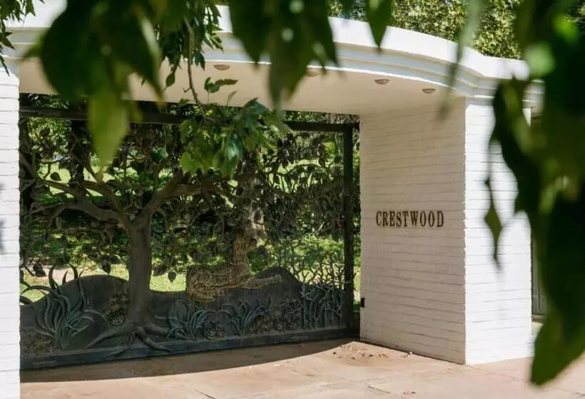 Crestwood Bed & Breakfast