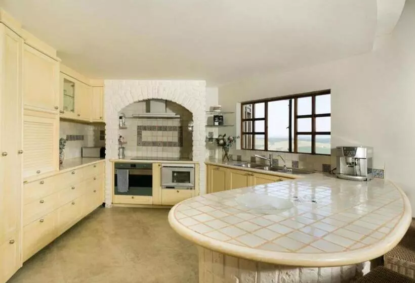 Crestwood Bed & Breakfast