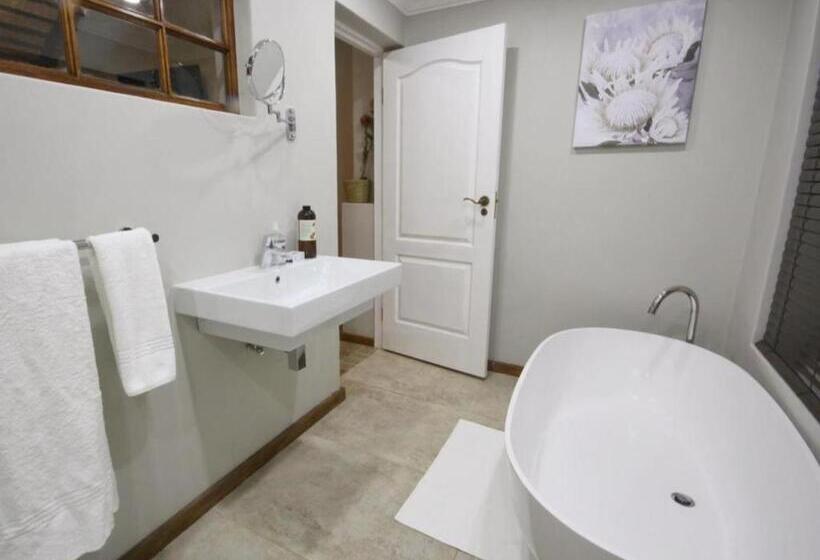 Crestwood Bed & Breakfast