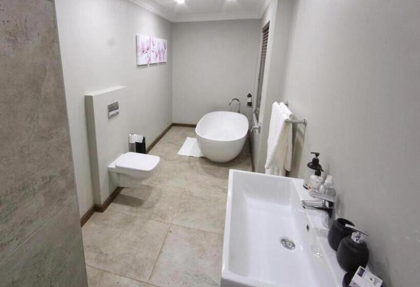 Crestwood Bed & Breakfast