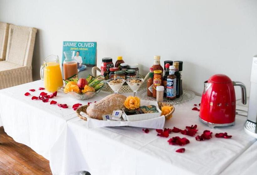 Crestwood Bed & Breakfast