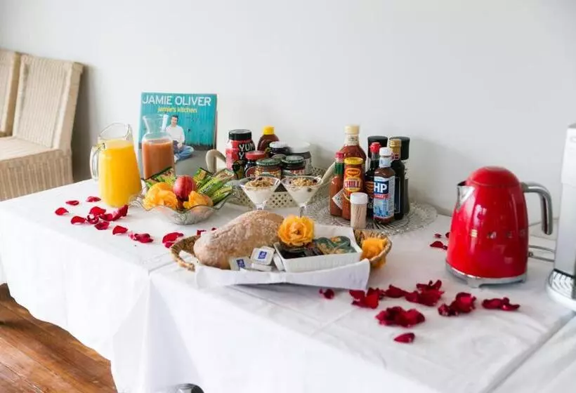 Crestwood Bed & Breakfast