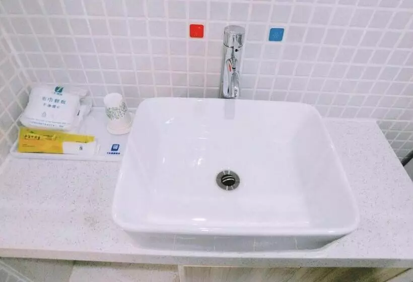 ホテル 7days Inn Zhuhai Crocodile Island Bohuang Furniture Baiteng Lake Branch