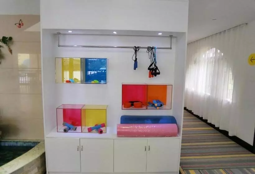 ホテル 7days Inn Zhuhai Crocodile Island Bohuang Furniture Baiteng Lake Branch