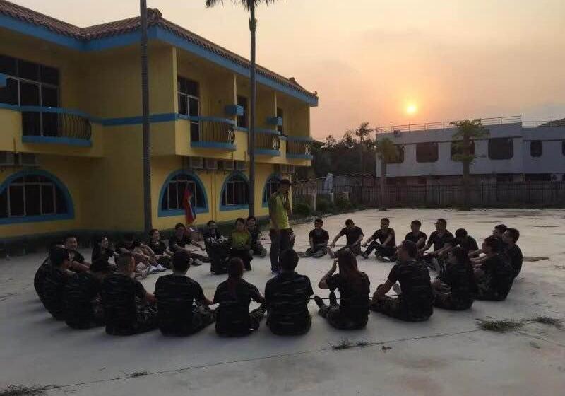 בית מלון כפרי 7days Inn Zhuhai Crocodile Island Bohuang Furniture Baiteng Lake Branch