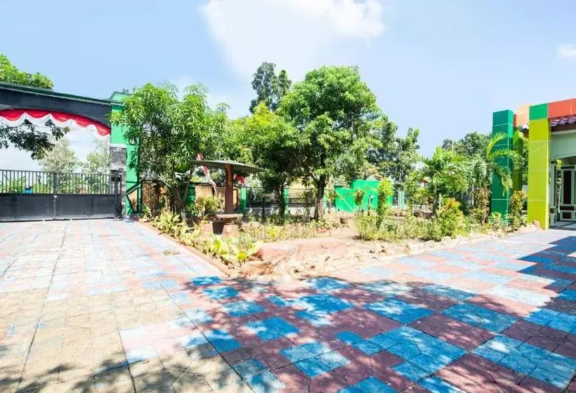 هتل Oyo 3452 Esemka  Residences Syariah