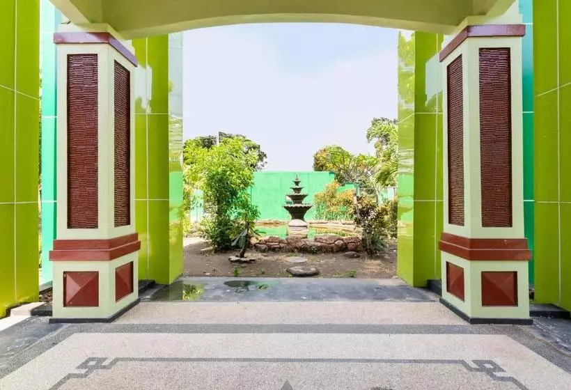 هتل Oyo 3452 Esemka  Residences Syariah