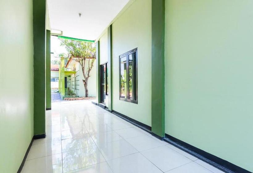 酒店 Oyo 3452 Esemka  Residences Syariah