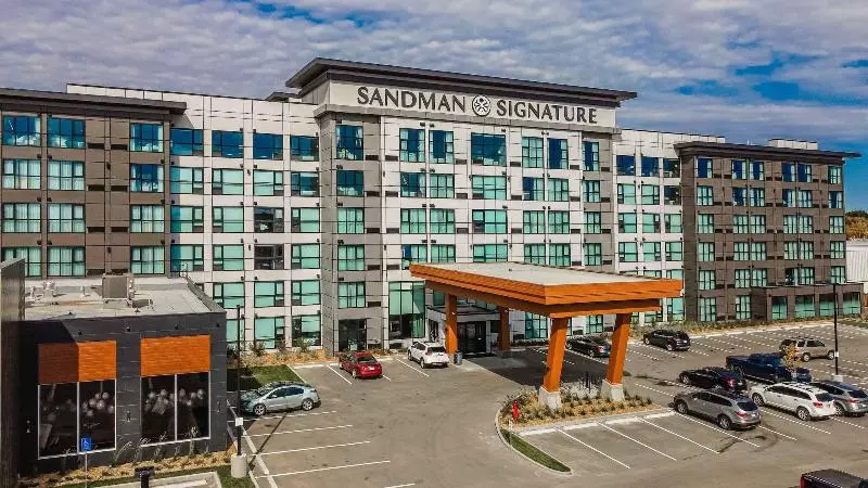 ホテル Sandman Signature Saskatoon South