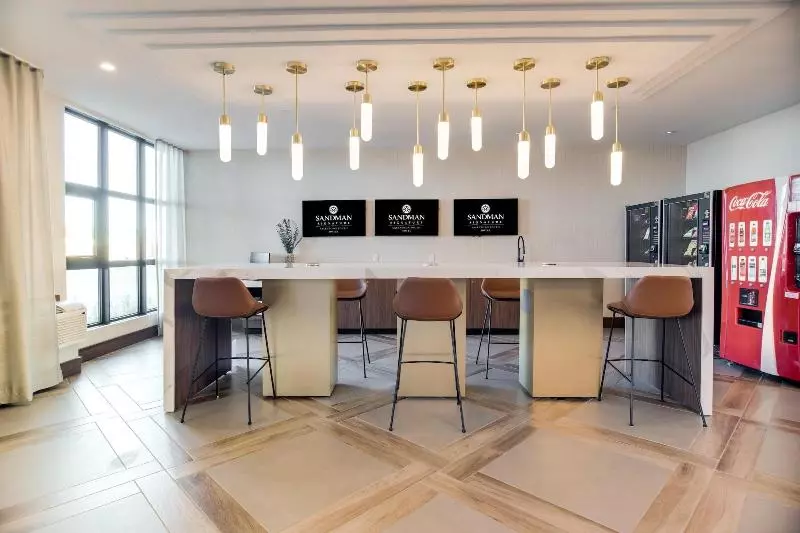 ホテル Sandman Signature Saskatoon South