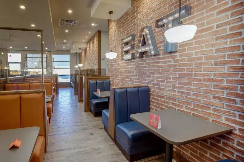 ホテル Sandman Signature Saskatoon South