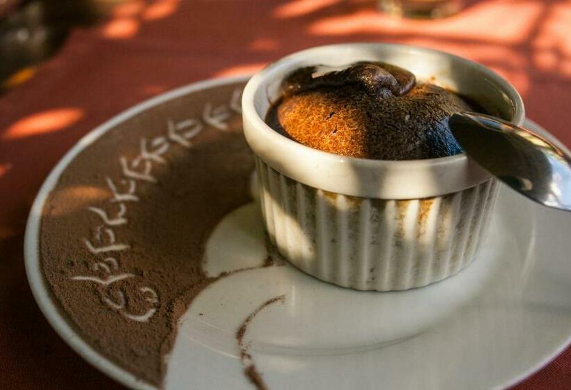 هتل Tsara Guest House