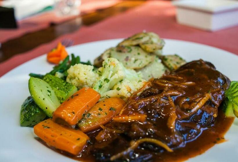 هتل Tsara Guest House