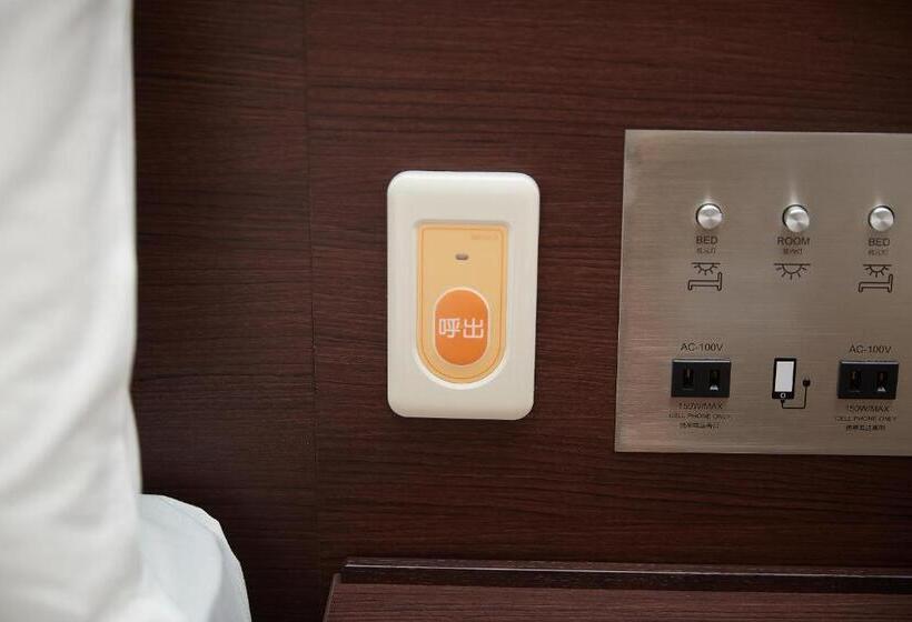 בית מלון כפרי Ys Inn Naha Orokuekimae