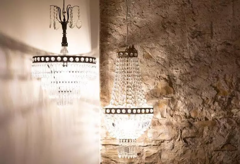 پانسیون Casazavi