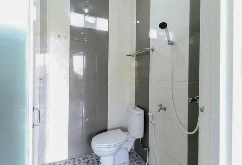 Pension Griya Mulya Near Alun Alun Batu Mitra Reddoorz