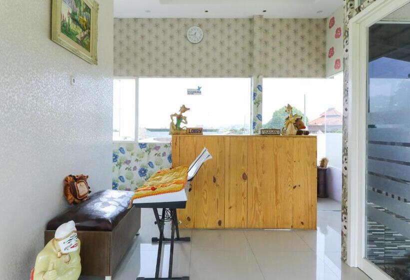 Pension Griya Mulya Near Alun Alun Batu Mitra Reddoorz