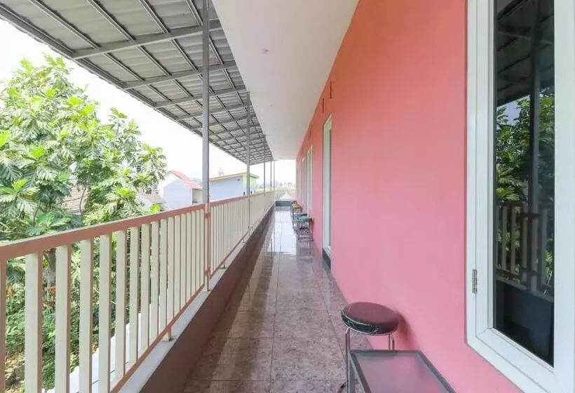 Majatalo Griya Mulya Near Alun Alun Batu Mitra Reddoorz