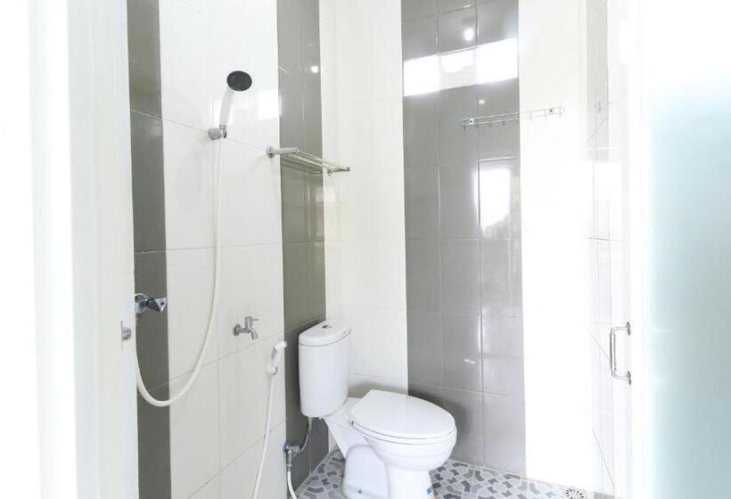 Pension Griya Mulya Near Alun Alun Batu Mitra Reddoorz