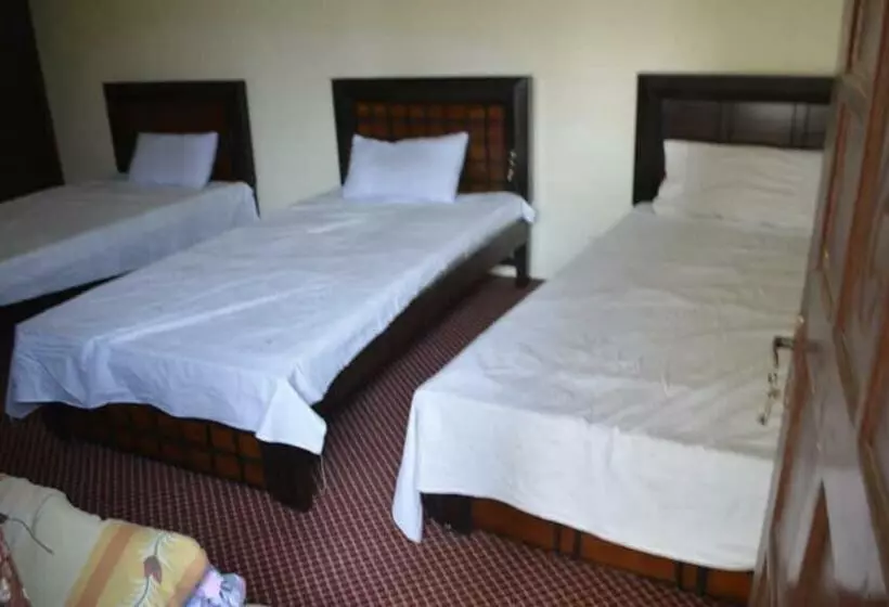 ペンション Shah Guest House