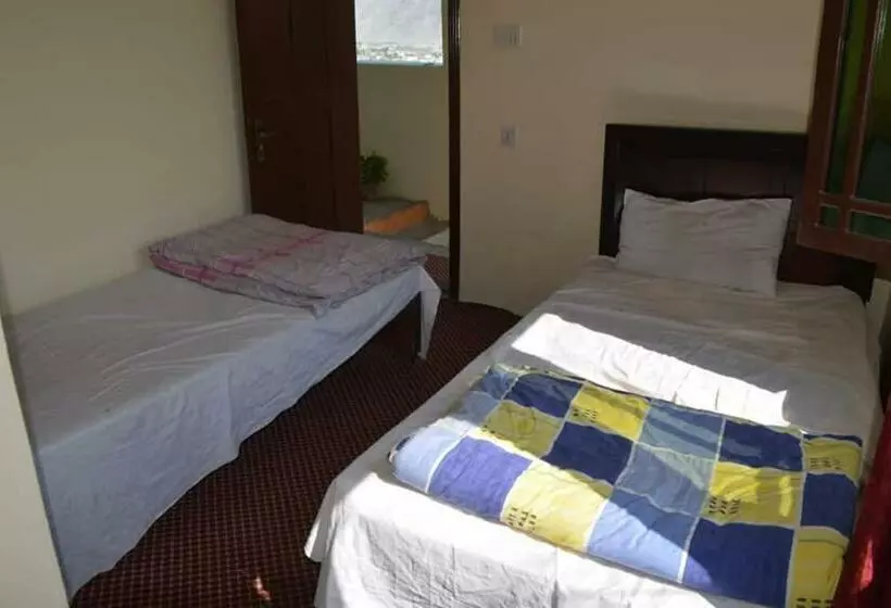 ペンション Shah Guest House