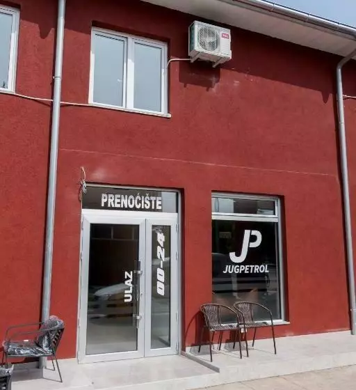 هاستل Prenoćište Hrast