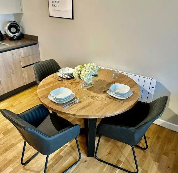 ベッドアンドブレックファースト Koala & Tree   Modern 1 Bed Apartment For 4 Guests In The Heart Of Cambridge   Short Lets & Serviced
